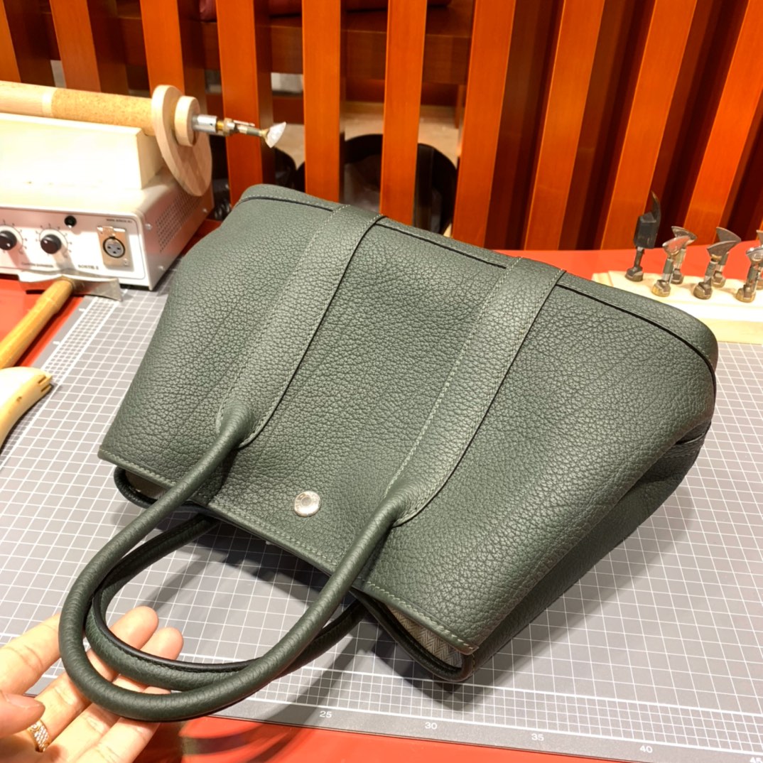 现货 爱马仕花园包价格 Hermes大深军绿色Negonda皮Garden Party30cm 银扣