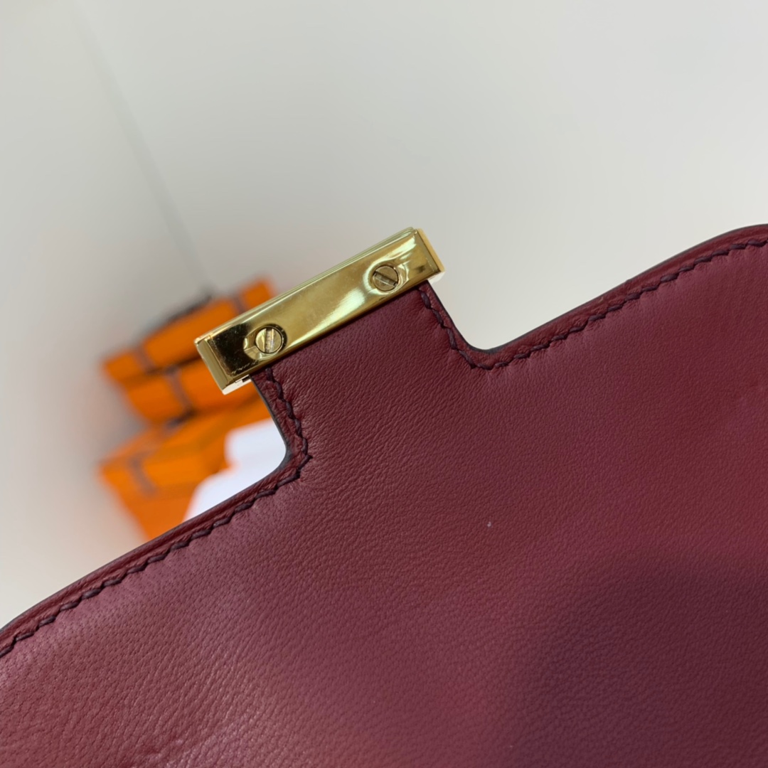 现货 Hermes Constance钱夹 爱马仕Epsom牛皮康斯坦钱包卡包 酒红色 金扣