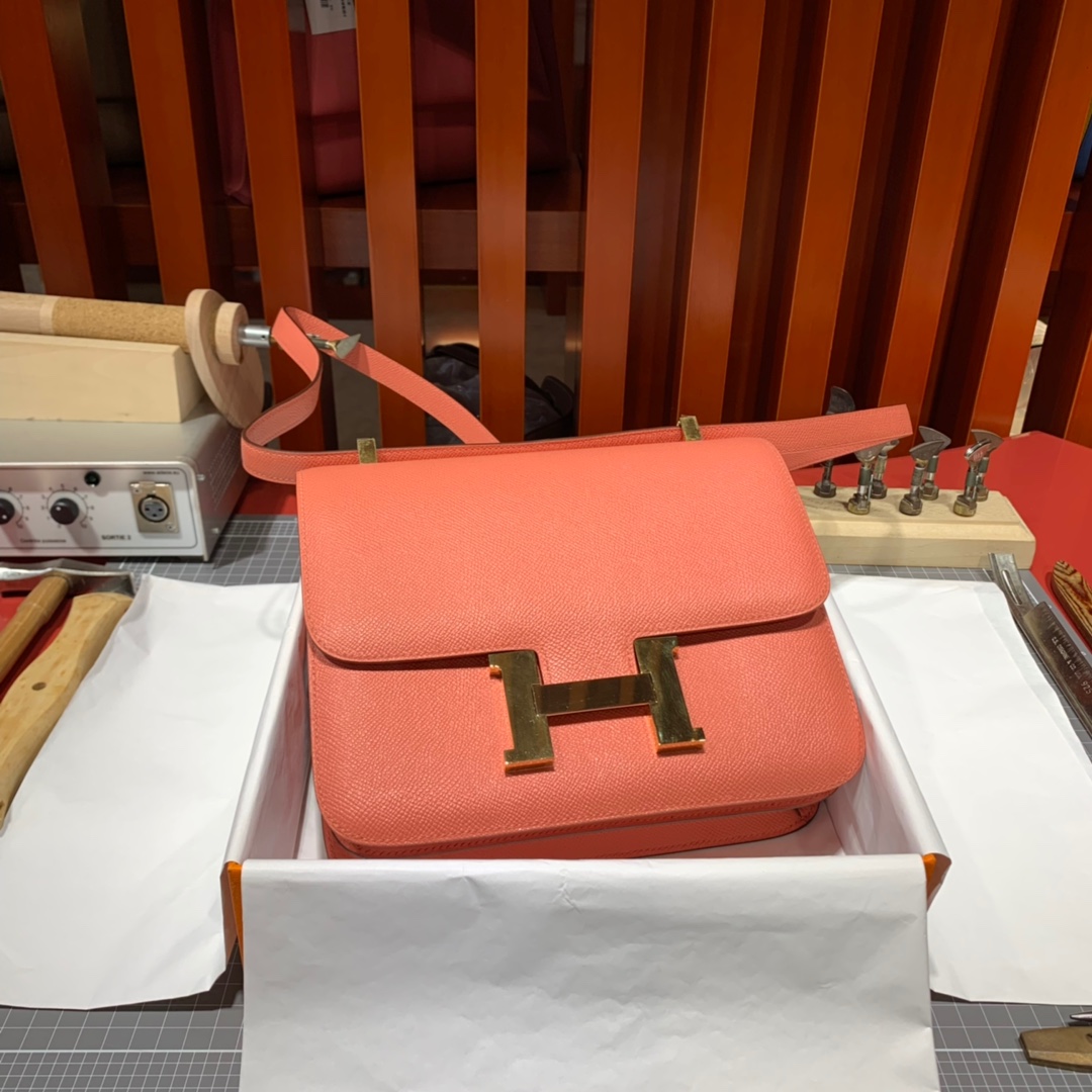 现货 Hermes Constance24CM 爱马仕龙虾粉Epsom皮康斯坦包 金扣
