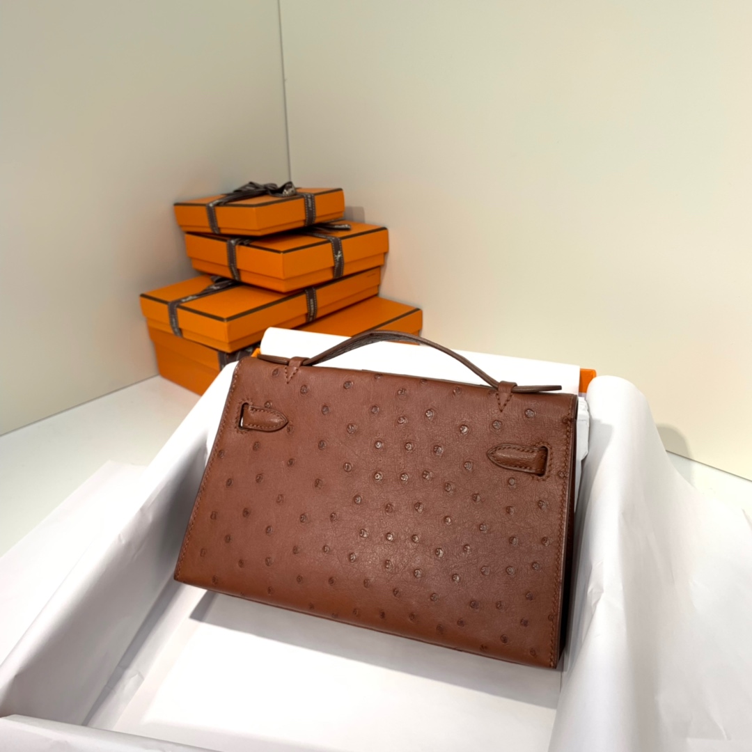 爱马仕包包官网 Hermes Minikelly22CM 进口鸵鸟皮迷你凯莉包 古铜色 金扣