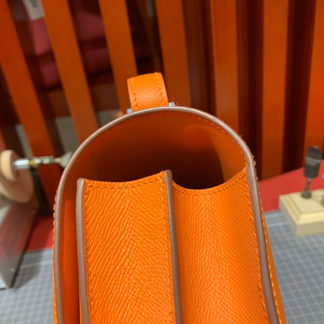 现货 Hermes包包官网 爱马仕橙色Epsom皮空姐包Constance24cm 银扣