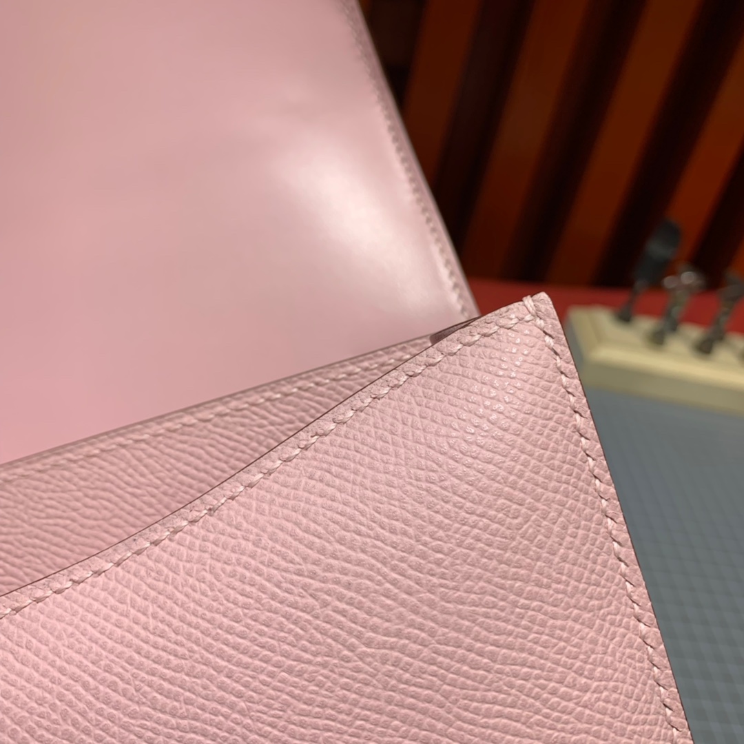 现货 爱马仕康斯坦包价格 Hermes Constance24CM 3Q粉色掌纹牛皮 金扣