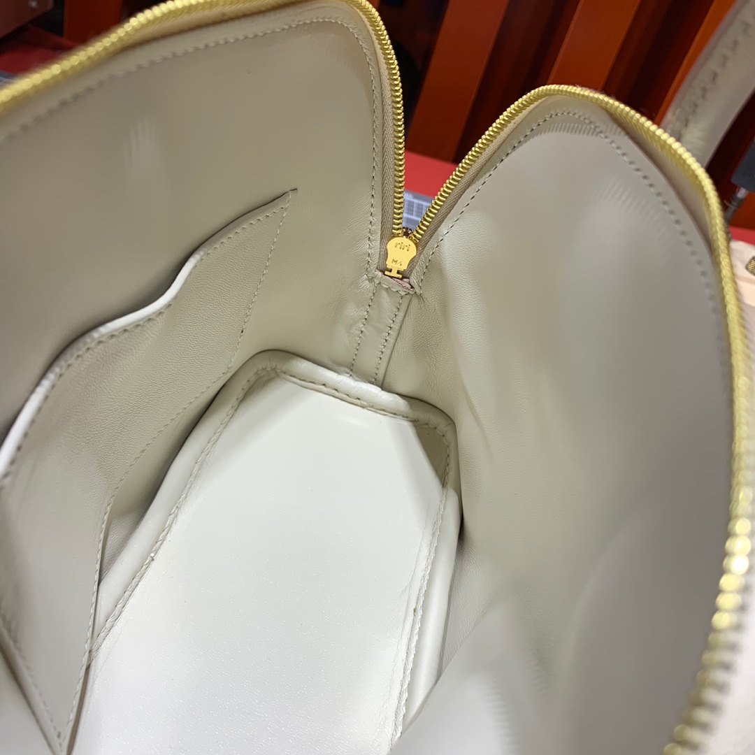 Hermes爱马仕奶昔白进口山羊皮Mini Bolide迷你保龄球包18CM 金扣