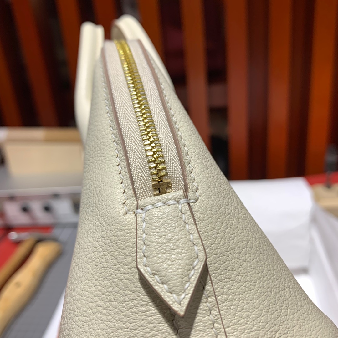 Hermes爱马仕奶昔白进口山羊皮Mini Bolide迷你保龄球包18CM 金扣