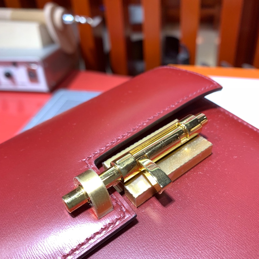 现货 Hermes Verrou17CM 爱马仕酒红色Box牛皮机关枪包 最新D刻金扣