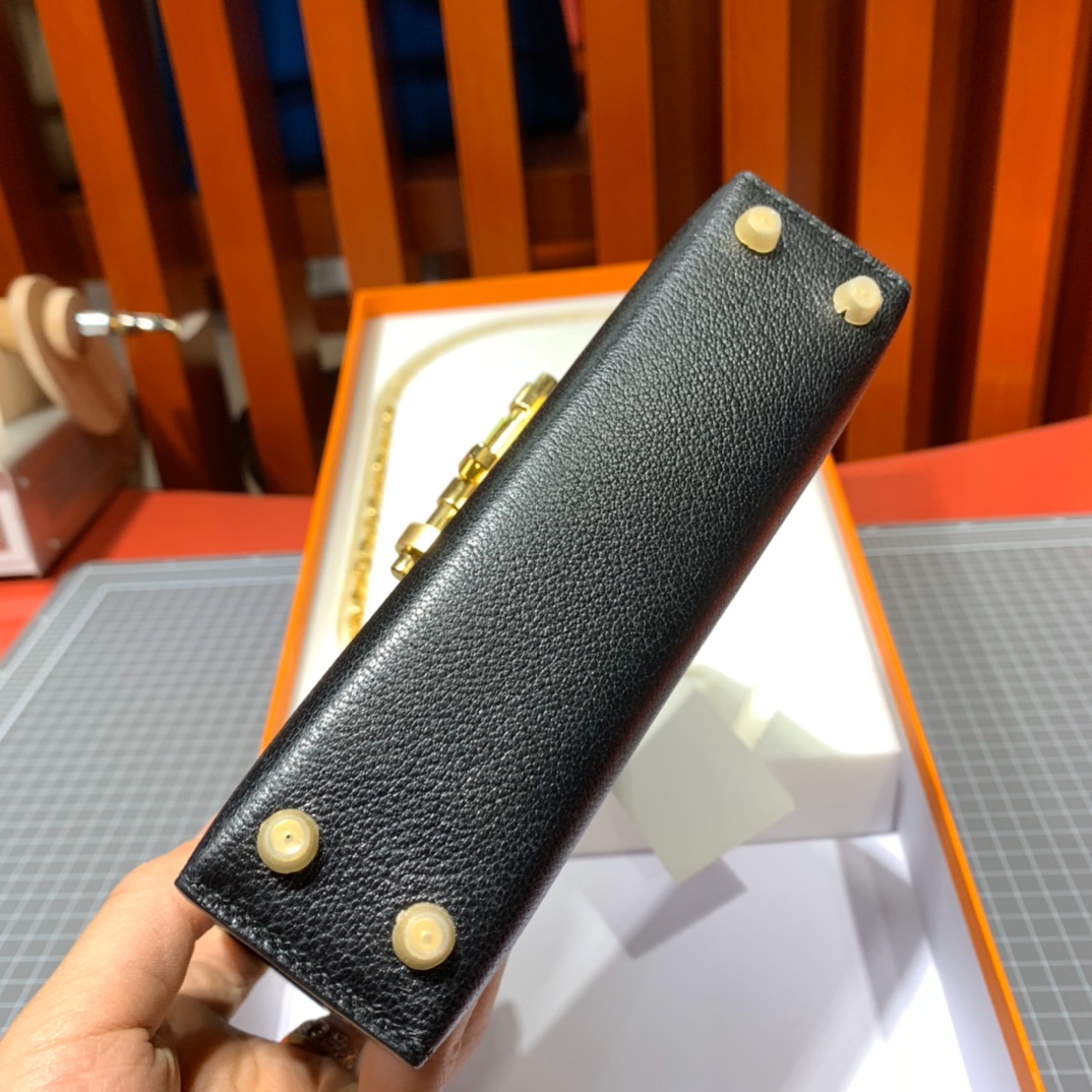 现货 爱马仕Verrou17CM Hermes黑色进口山羊皮手枪包 升级金扣