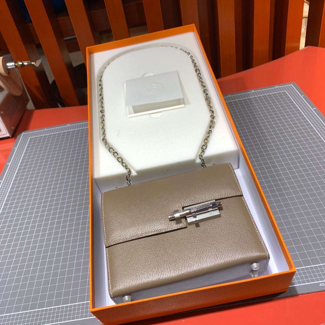 现货 爱马仕手枪包 Hermes Verrou17CM 大象灰山羊皮 升级银扣