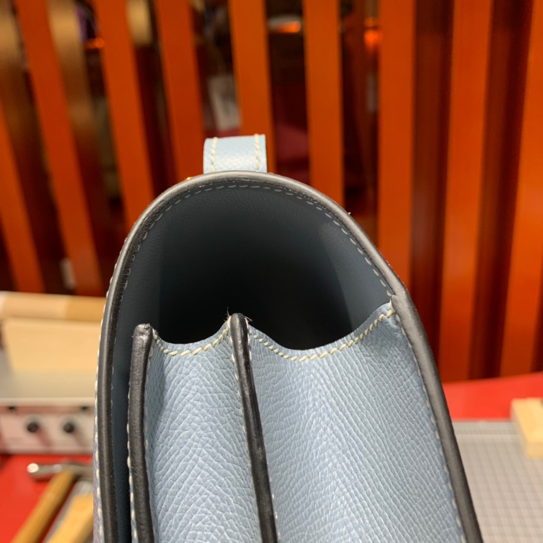 现货 爱马仕空姐包批发 Hermes Constance24CM 亚麻蓝Epsom皮 金扣