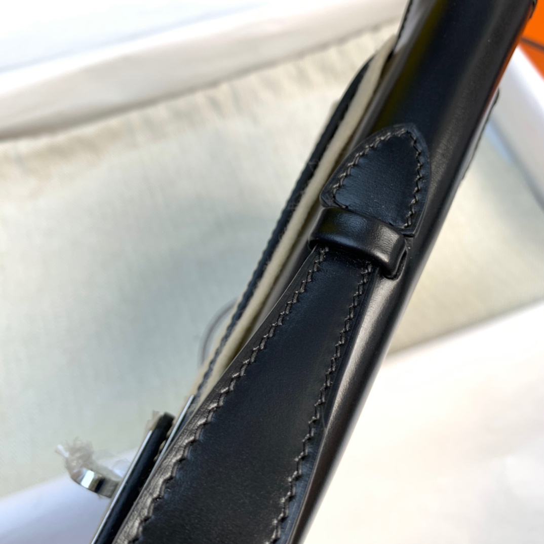 现货 Hermes Kelly Cut 爱马仕黑色Box牛皮晚宴手拿包 银扣