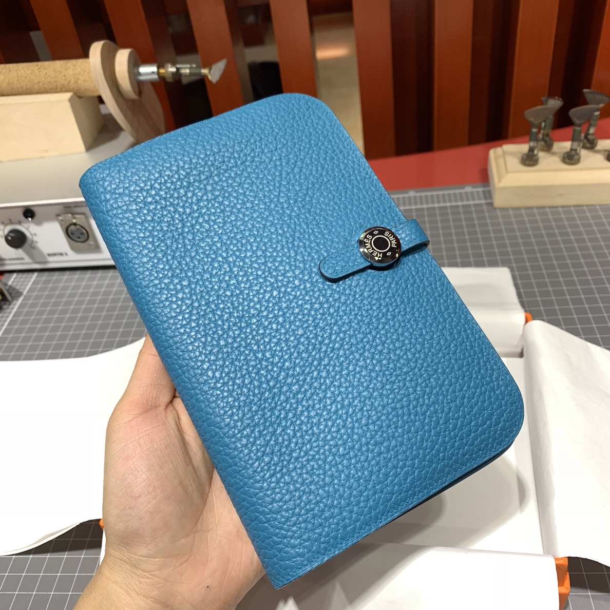 现货 爱马仕手包卡包 Hermes Dogon进口TC牛皮护照本钱夹 银扣