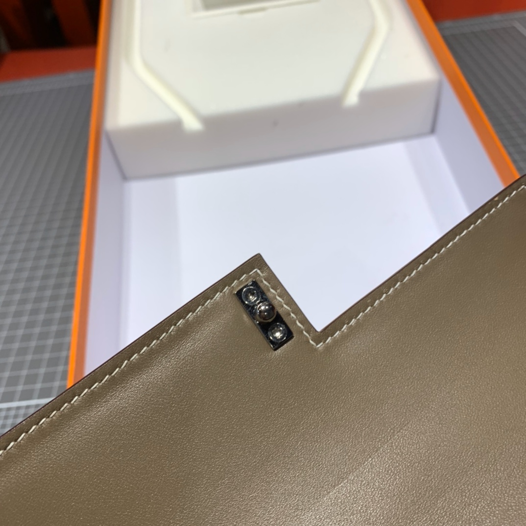 现货 爱马仕手枪包 Hermes Verrou17CM 大象灰山羊皮 升级银扣