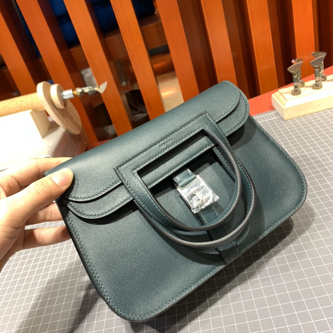爱马仕新款女包 Hermes进口Swift牛皮mini Halzan包包 6O松柏绿 银扣