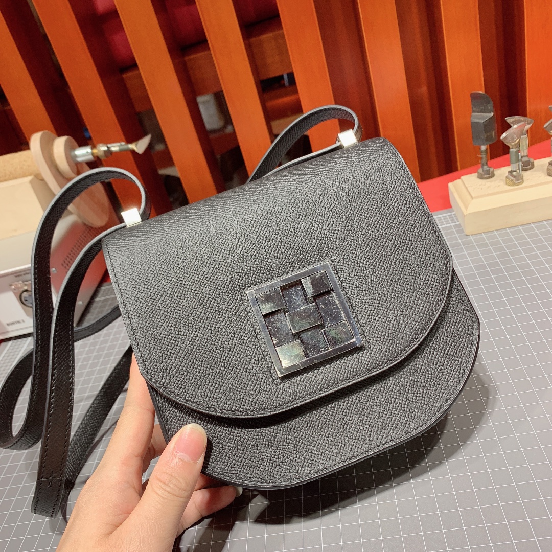 广州白云皮具城 Hermes爱马仕黑色掌纹牛皮Mosaique17马赛克包 银扣