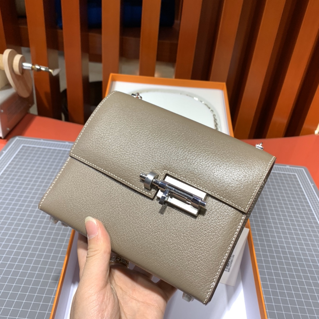 现货 爱马仕手枪包 Hermes Verrou17CM 大象灰山羊皮 升级银扣