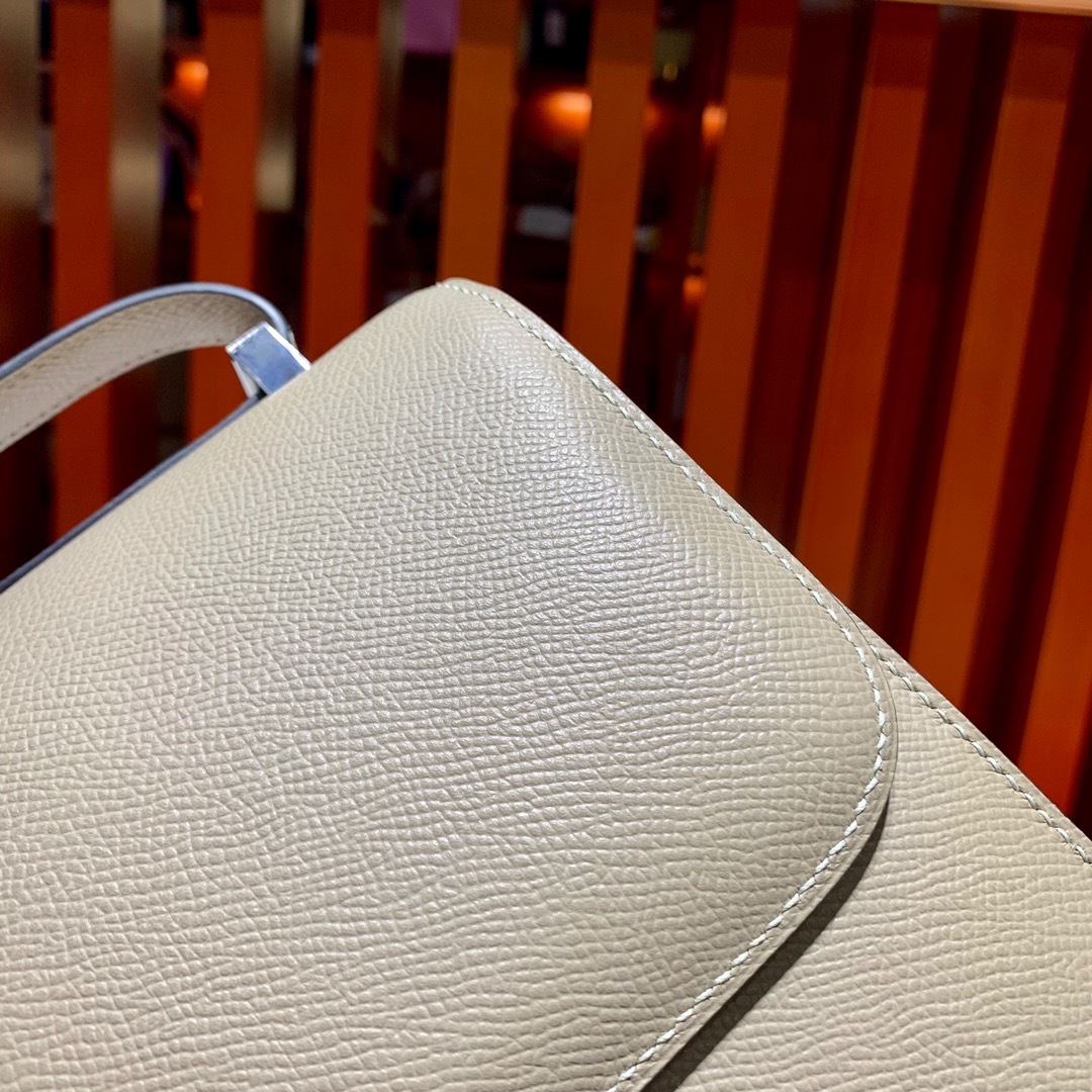 现货 爱马仕空姐包尺寸 Hermes Constance24CM 风衣灰掌纹牛皮 银扣