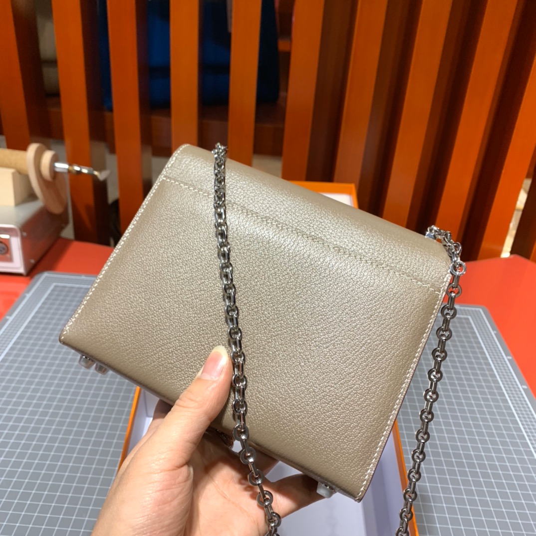 现货 爱马仕手枪包 Hermes Verrou17CM 大象灰山羊皮 升级银扣