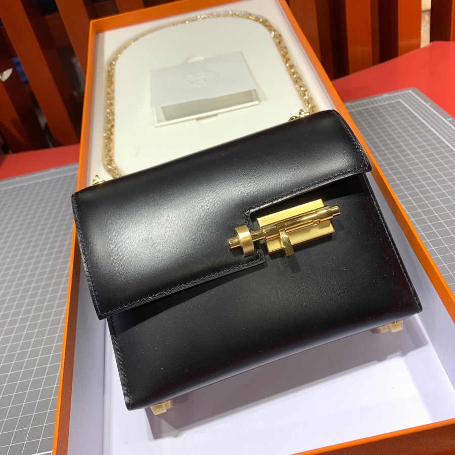 现货 爱马仕单肩女包 Hermes Box牛皮Verrou17CM手枪包 黑色 最新D刻金扣