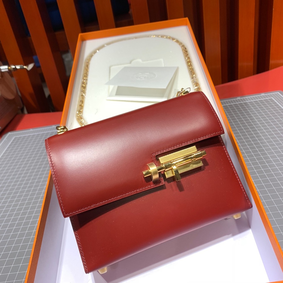 现货 Hermes Verrou17CM 爱马仕酒红色Box牛皮机关枪包 最新D刻金扣