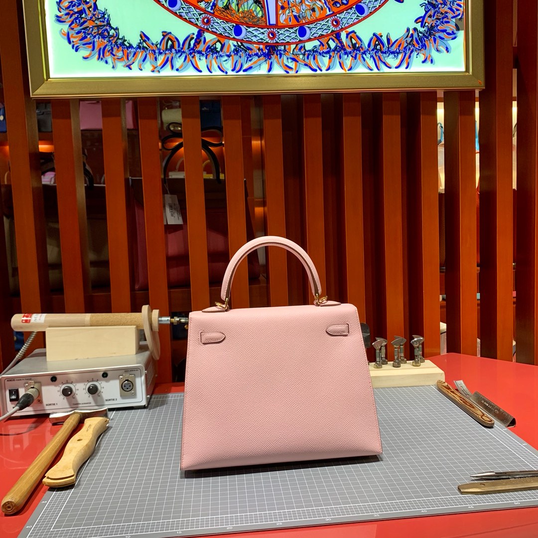 现货 爱马仕包包官网 Hermes Kelly25CM芭比粉掌纹牛皮凯莉包 金扣