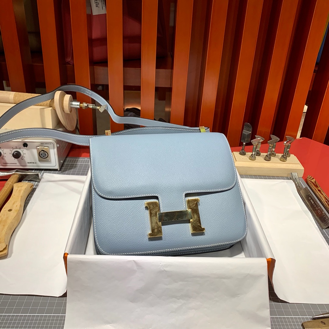 现货 爱马仕空姐包批发 Hermes Constance24CM 亚麻蓝Epsom皮 金扣