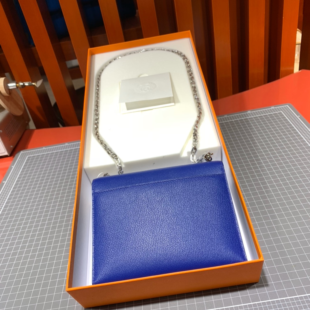 现货 Hermes爱马仕顶级山羊皮手枪包Verrou17CM T7电光蓝 升级银扣