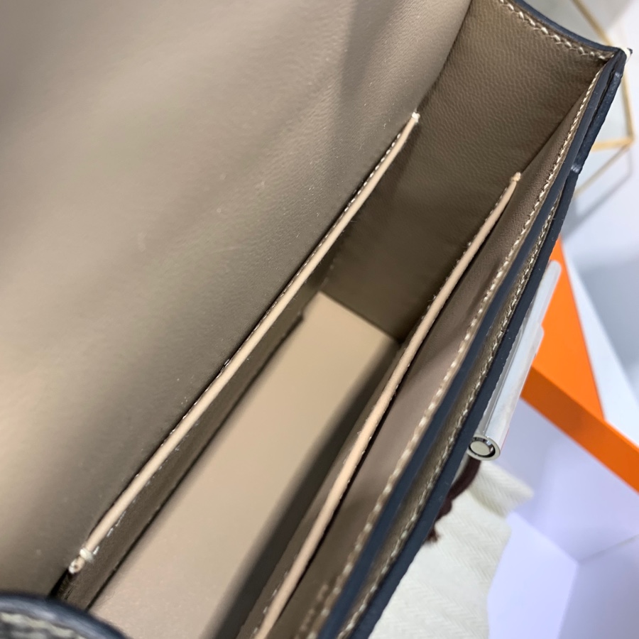 定制 爱马仕手枪包 Hermes Verrou19CM 原色顶级蜥蜴皮斜挎女包 银扣