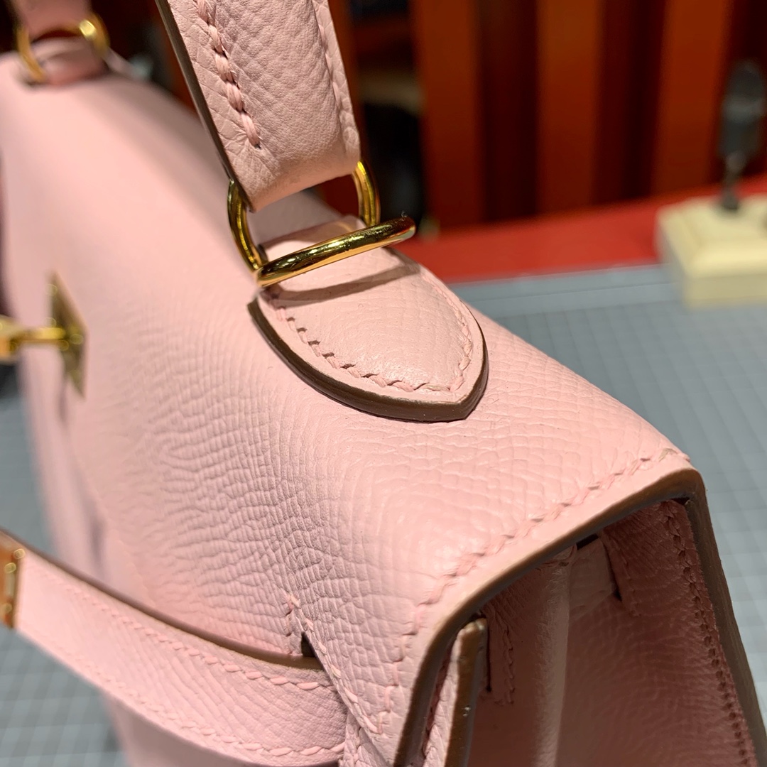 现货 爱马仕包包官网 Hermes Kelly25CM芭比粉掌纹牛皮凯莉包 金扣