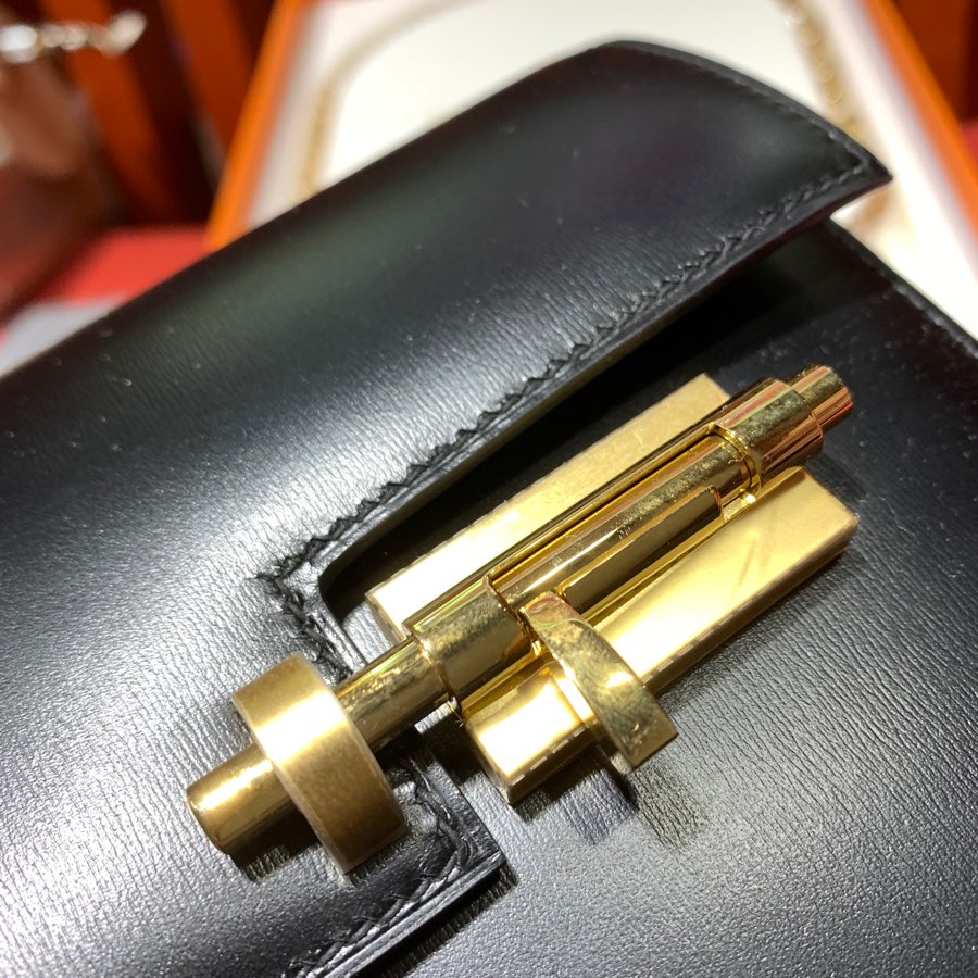 现货 爱马仕单肩女包 Hermes Box牛皮Verrou17CM手枪包 黑色 最新D刻金扣