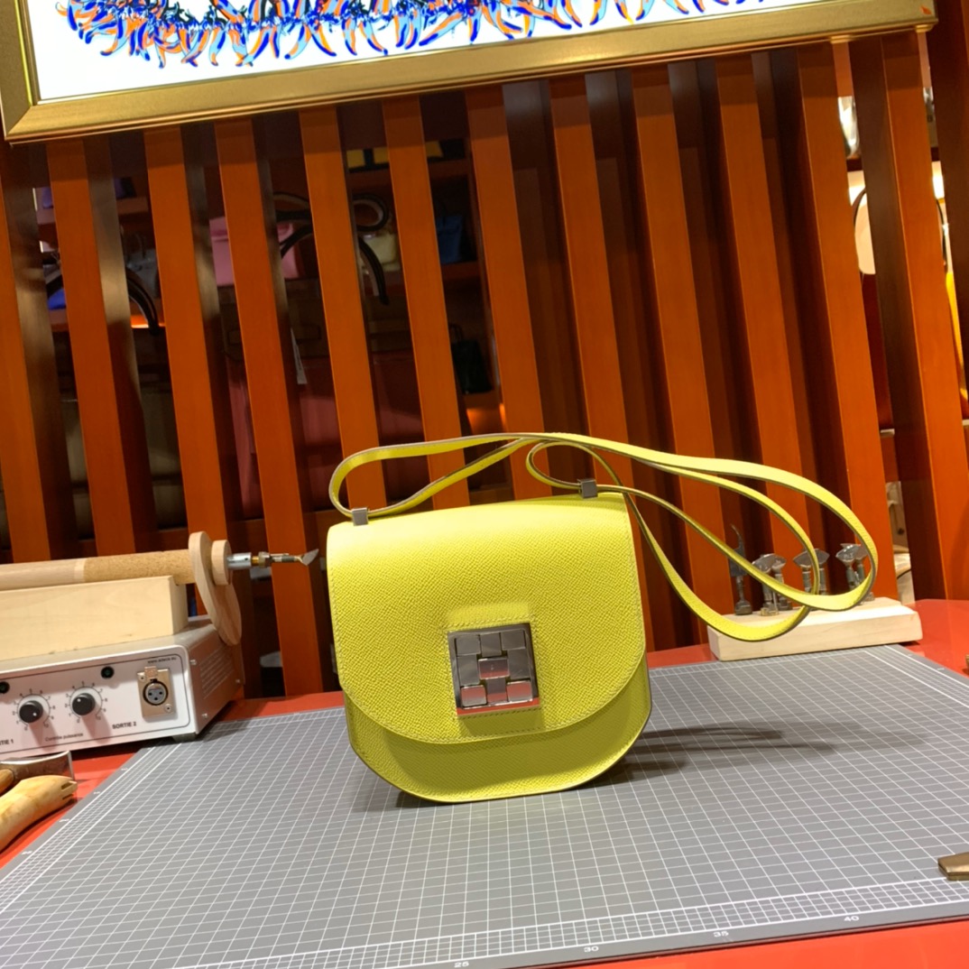 Hermes新款女包 爱马仕9O那不勒斯黄Epsom皮Mosaique17马赛克包 银扣