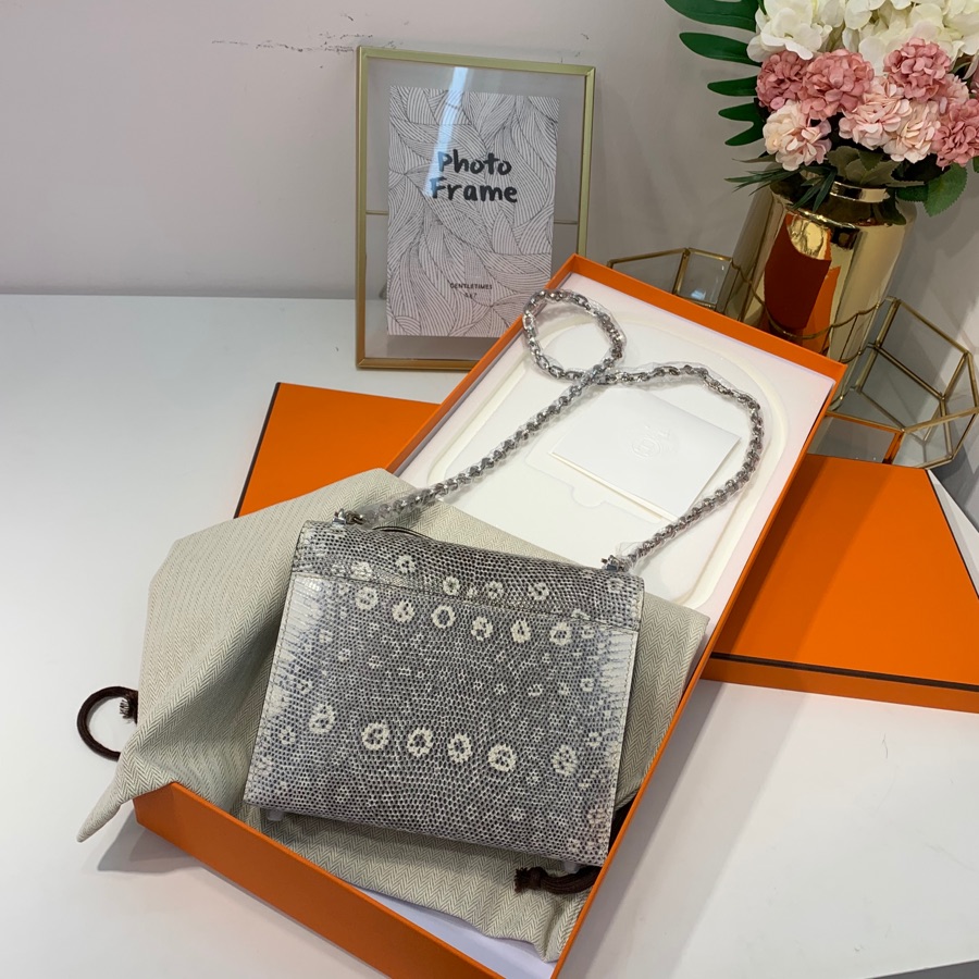 定制 爱马仕手枪包 Hermes Verrou19CM 原色顶级蜥蜴皮斜挎女包 银扣