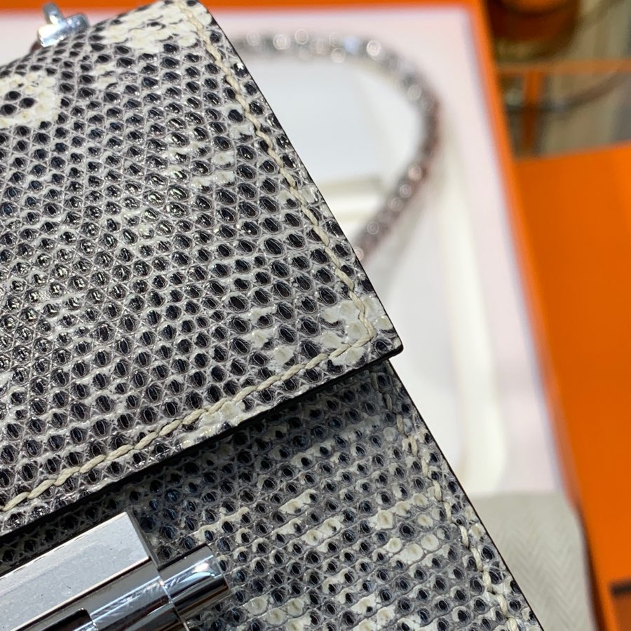 定制 爱马仕手枪包 Hermes Verrou19CM 原色顶级蜥蜴皮斜挎女包 银扣