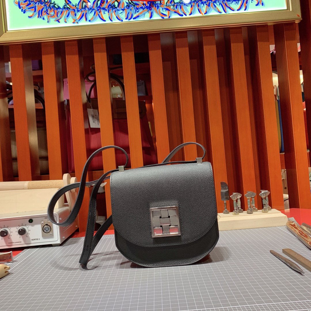广州白云皮具城 Hermes爱马仕黑色掌纹牛皮Mosaique17马赛克包 银扣