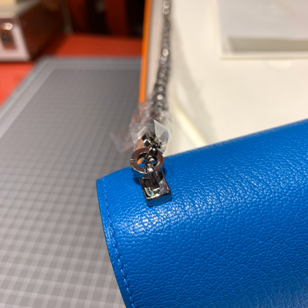 现货 Hermes Verrou17CM 爱马仕B3坦桑尼亚蓝山羊皮手枪包 银扣