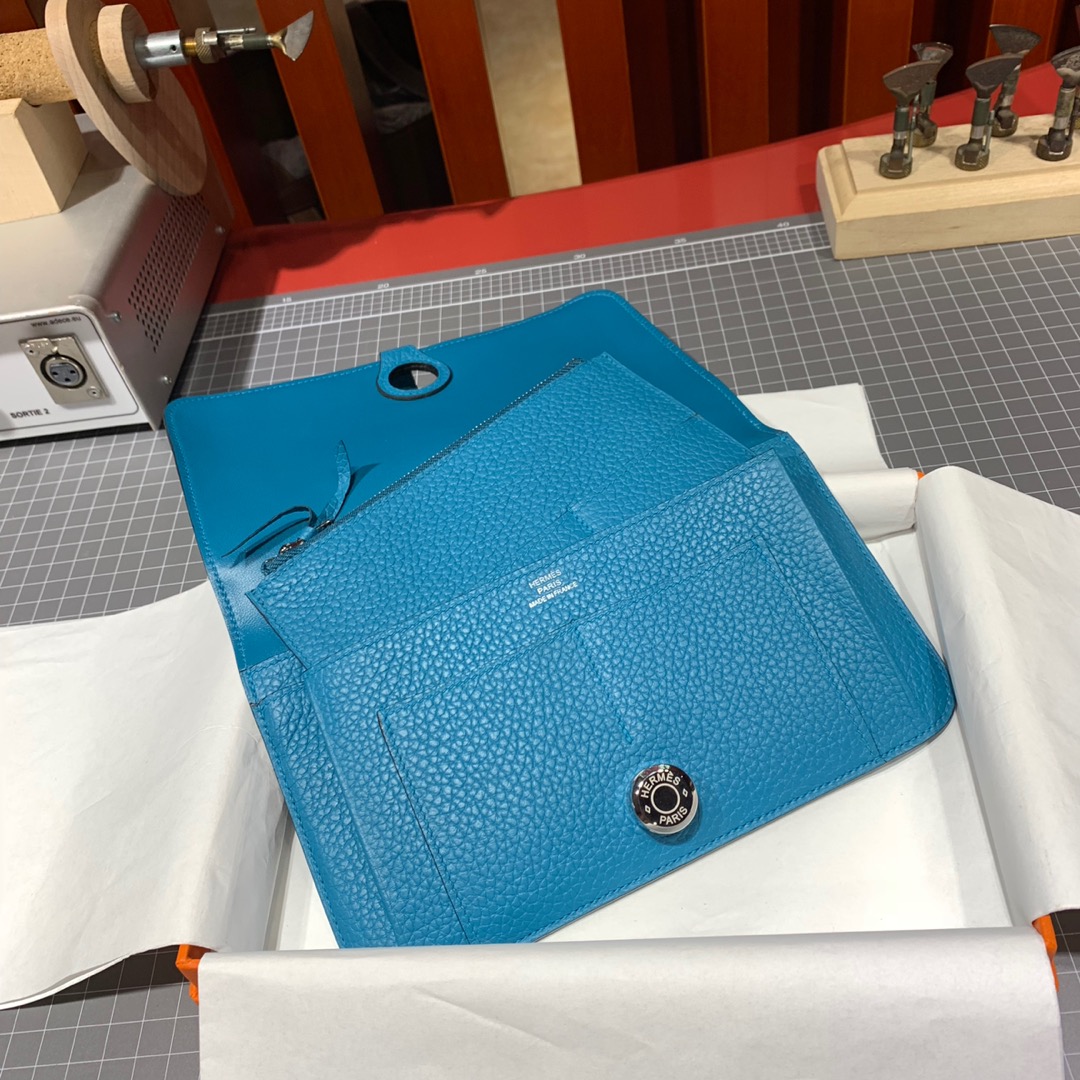 现货 爱马仕手包卡包 Hermes Dogon进口TC牛皮护照本钱夹 银扣