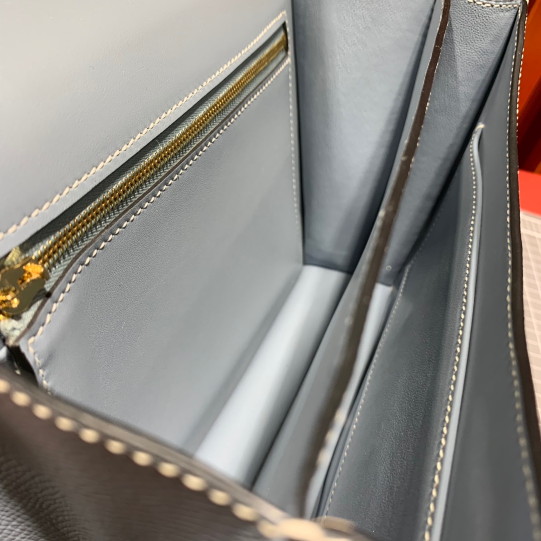 现货 爱马仕空姐包批发 Hermes Constance24CM 亚麻蓝Epsom皮 金扣
