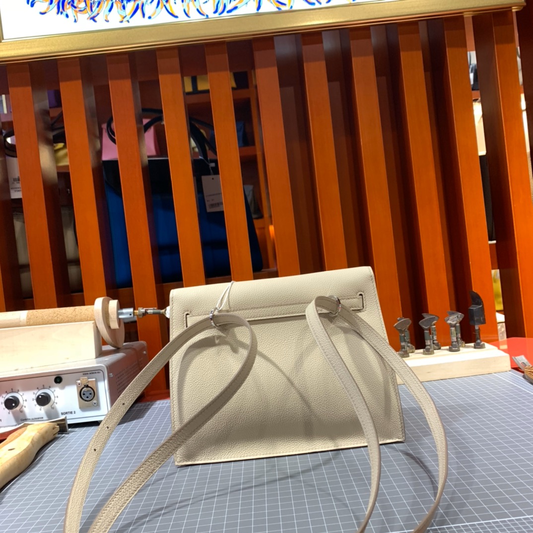 Hermes Kelly Danse 爱马仕羊毛白Evercolor皮单肩斜挎女包 银扣