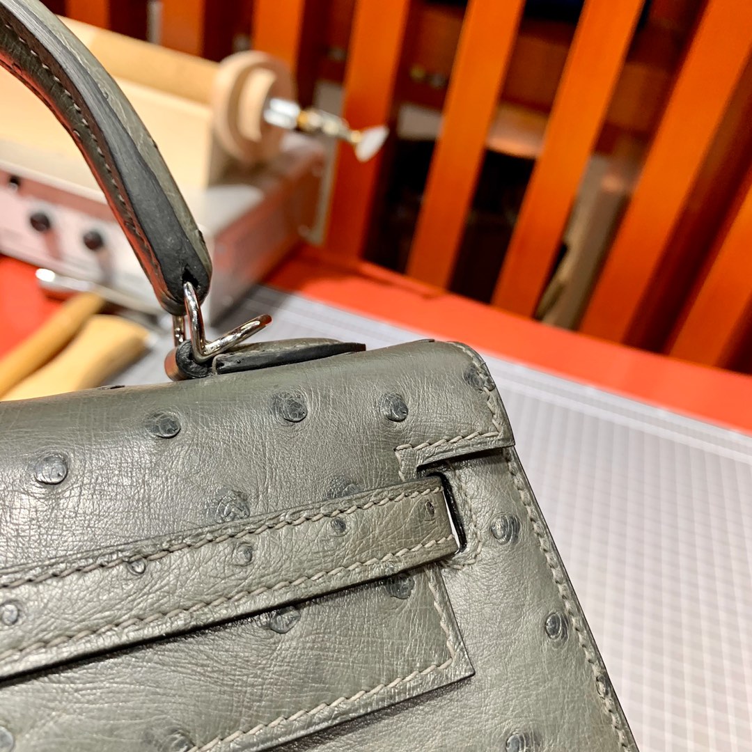 爱马仕凯莉包批发 Hermes Kelly25cm 铁灰KK鸵鸟皮 银扣