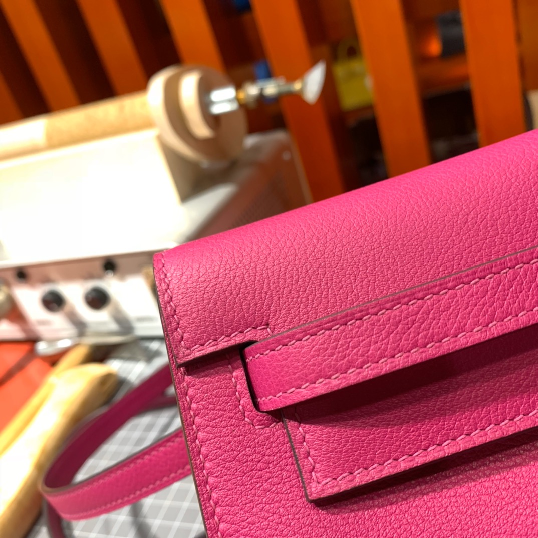 爱马仕女包价格 Hermes Kelly Danse L3玫瑰紫进口Evercolor皮背包