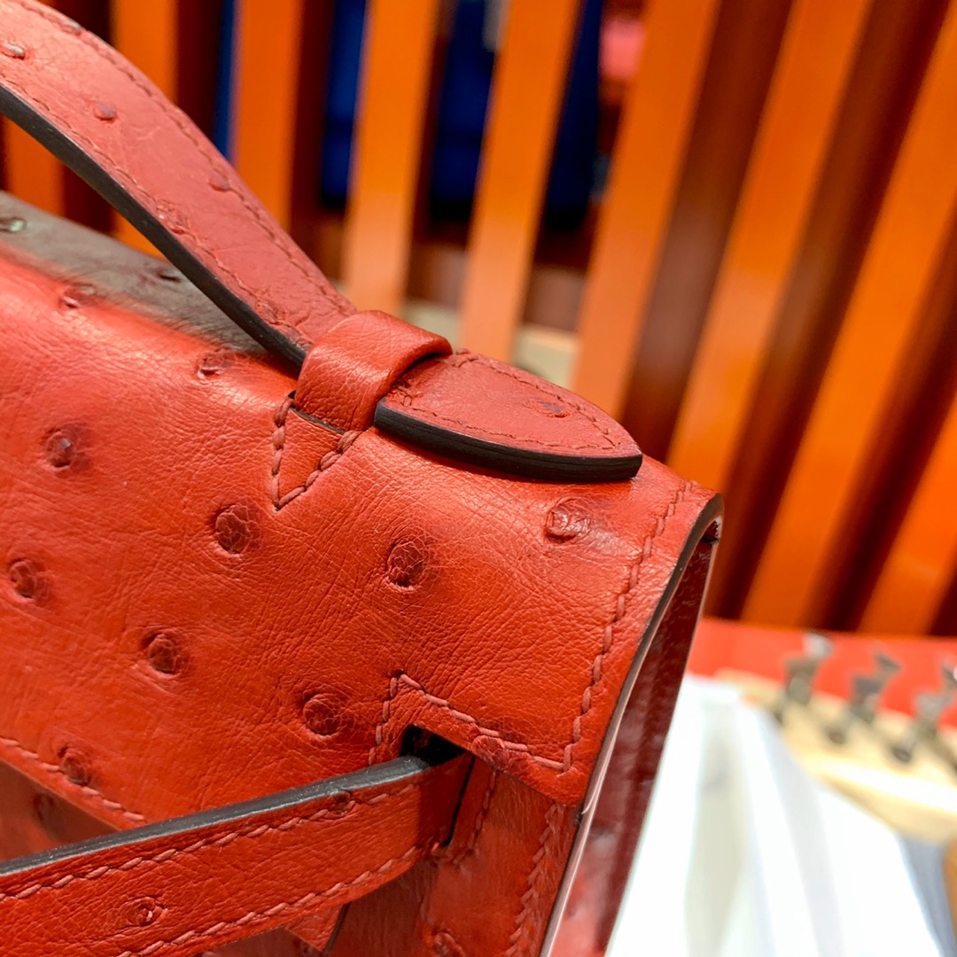 现货 Hermes Minikelly Pochette 爱马仕Q5中国红KK鸵鸟皮迷你凯莉包手包 金扣