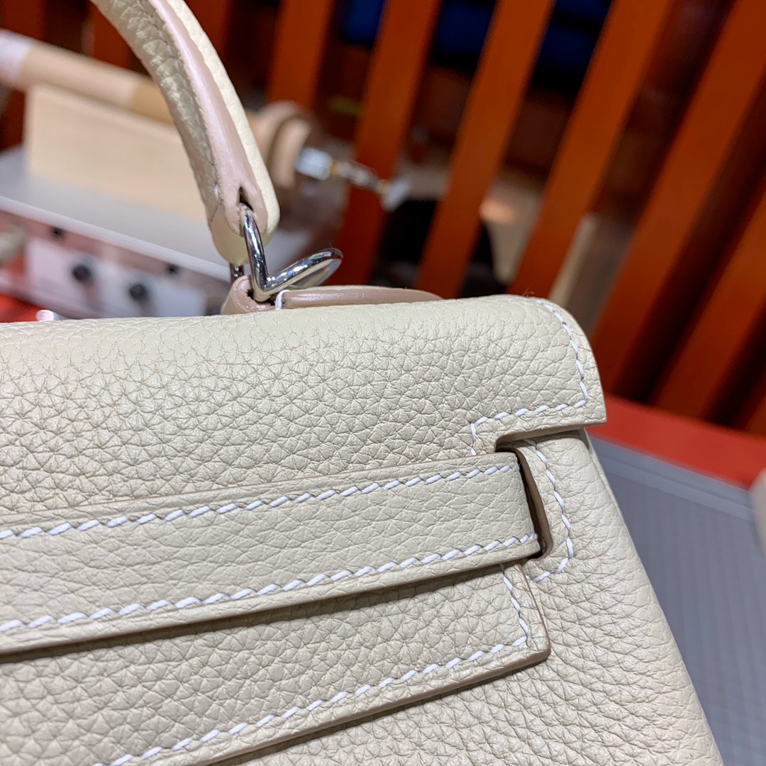 现货 Hermes爱马仕CC10奶昔白Togo小牛皮凯莉包Kelly25cm 金/银扣