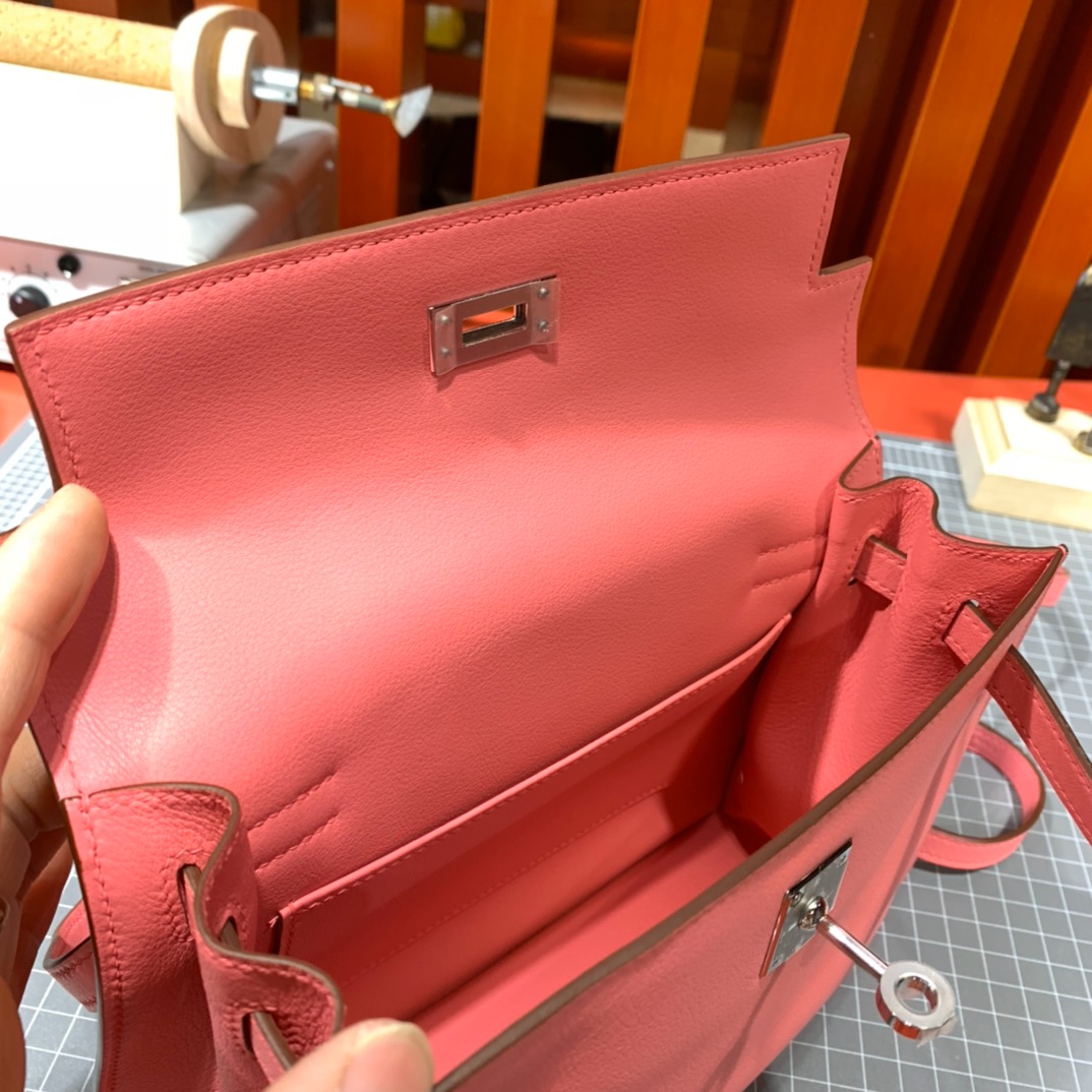Hermes Kelly Danse 爱马仕8W唇膏粉Swift牛皮双肩背包 银扣