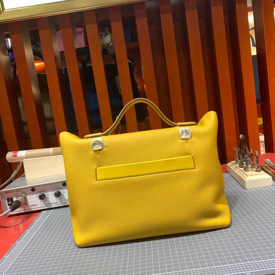 现货 爱马仕新款凯莉包 Hermes 24-24Kelly29cm 琥珀黄Togo皮 银扣