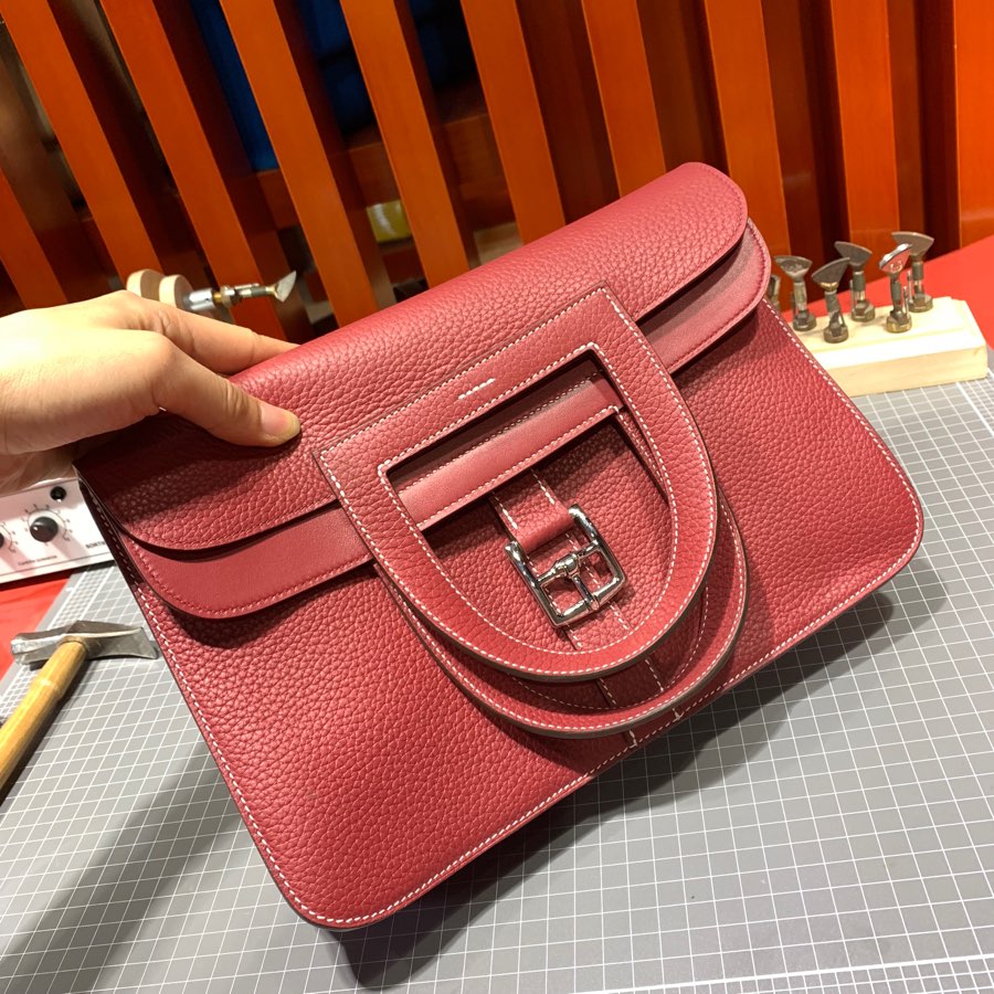 现货 Hermes包包官网 爱马仕宝石红进口Tc皮马蹄包Halzan31CM