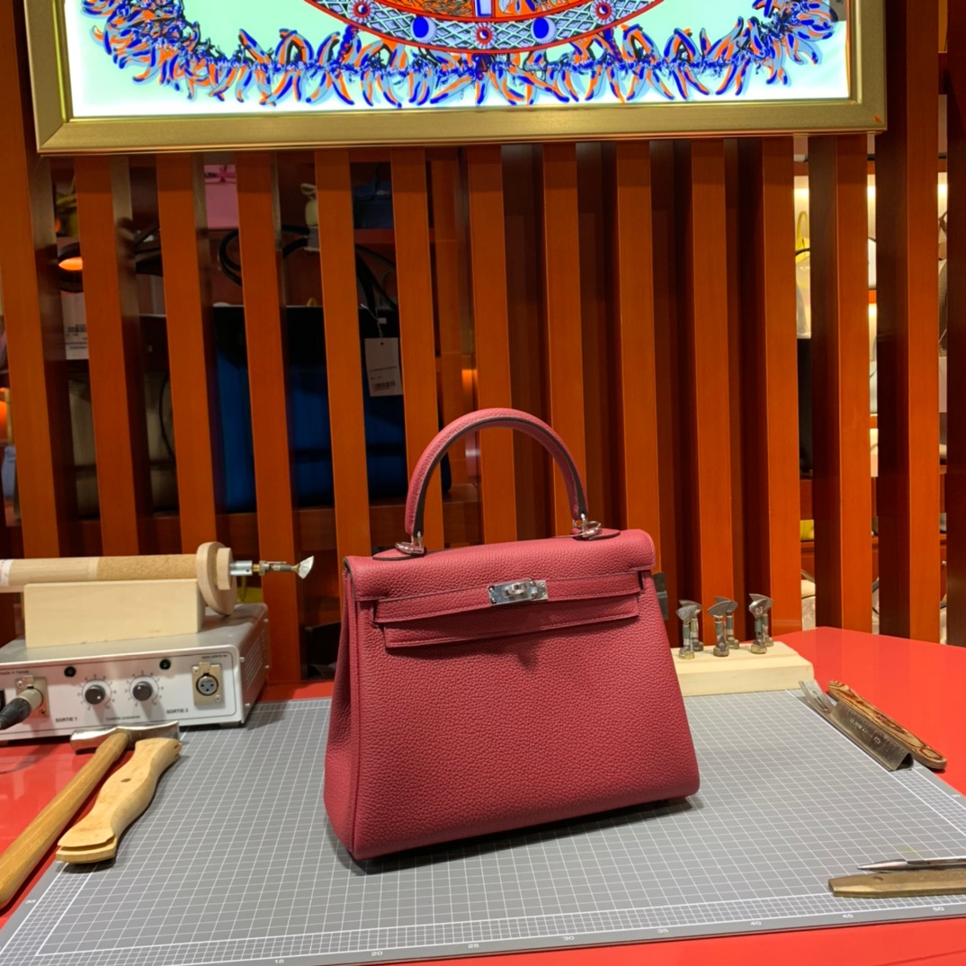 现货 Hermes女包批发 爱马仕B5宝石红Togo皮凯莉包Kelly25CM 金/银扣