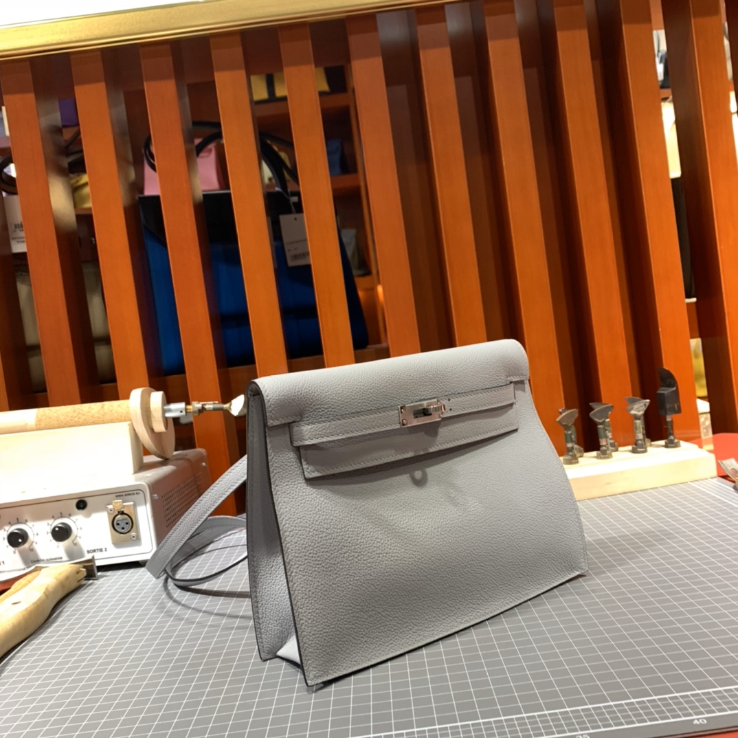 Hermes包包批发 爱马仕4Z海鸥灰进口Evercolor皮Kelly Danse斜挎小包