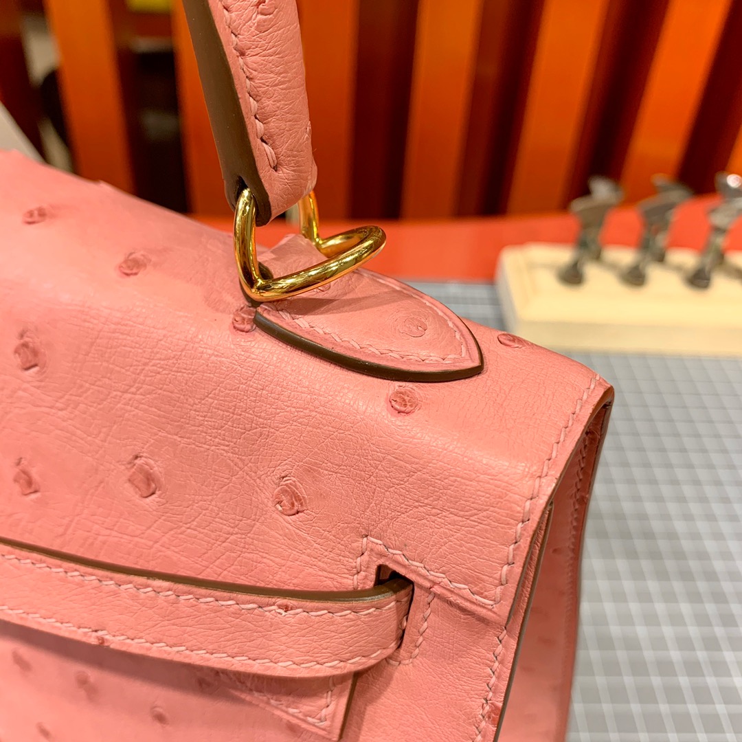 现货 Hermes Kelly25CM 爱马仕陶瓷粉南非KK鸵鸟皮凯莉包 金扣