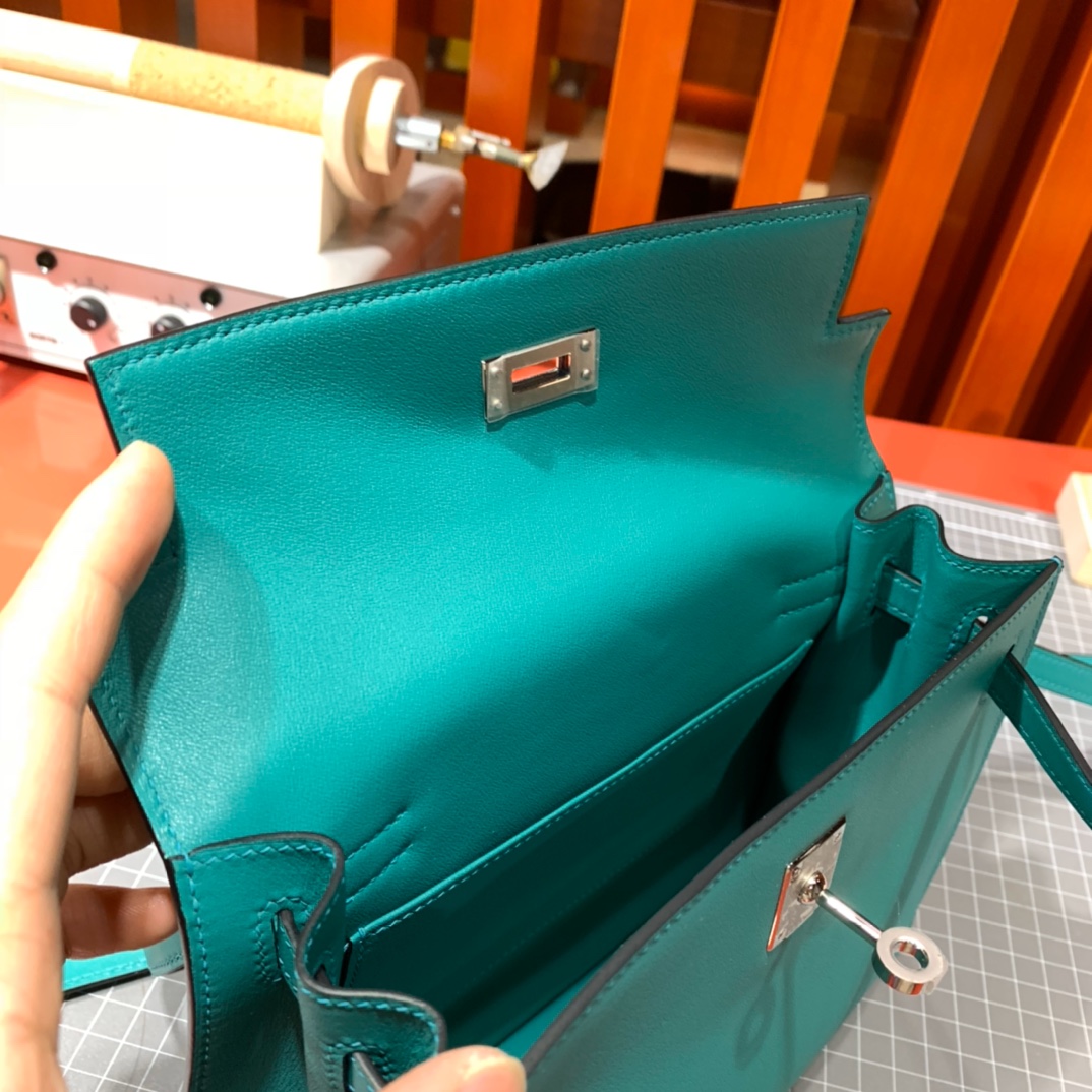 Hermes Kelly Danse 爱马仕U1维罗纳绿Swift牛皮腰包 银扣