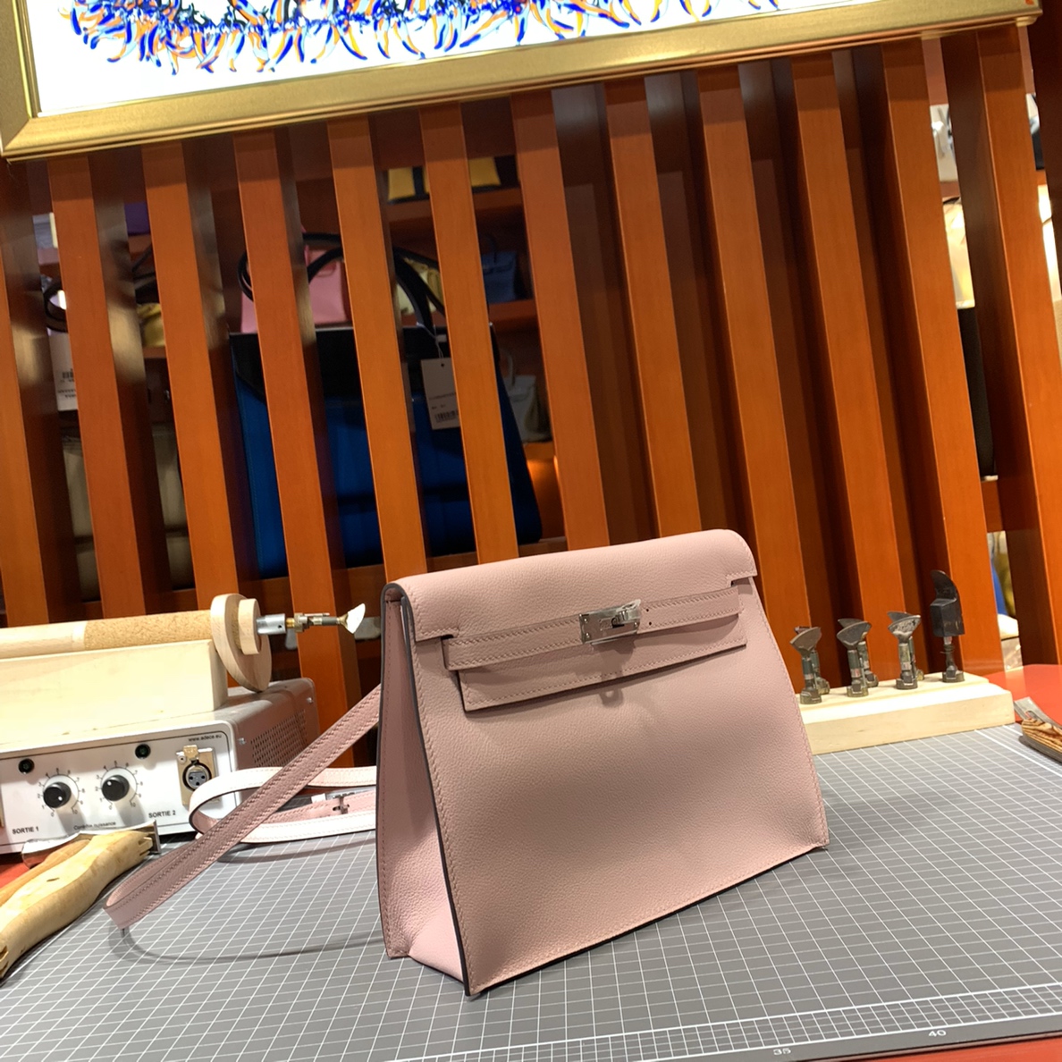 爱马仕包包批发 Hermes Kelly Danse 3Q粉色顶级Evercolor皮双肩包 银扣