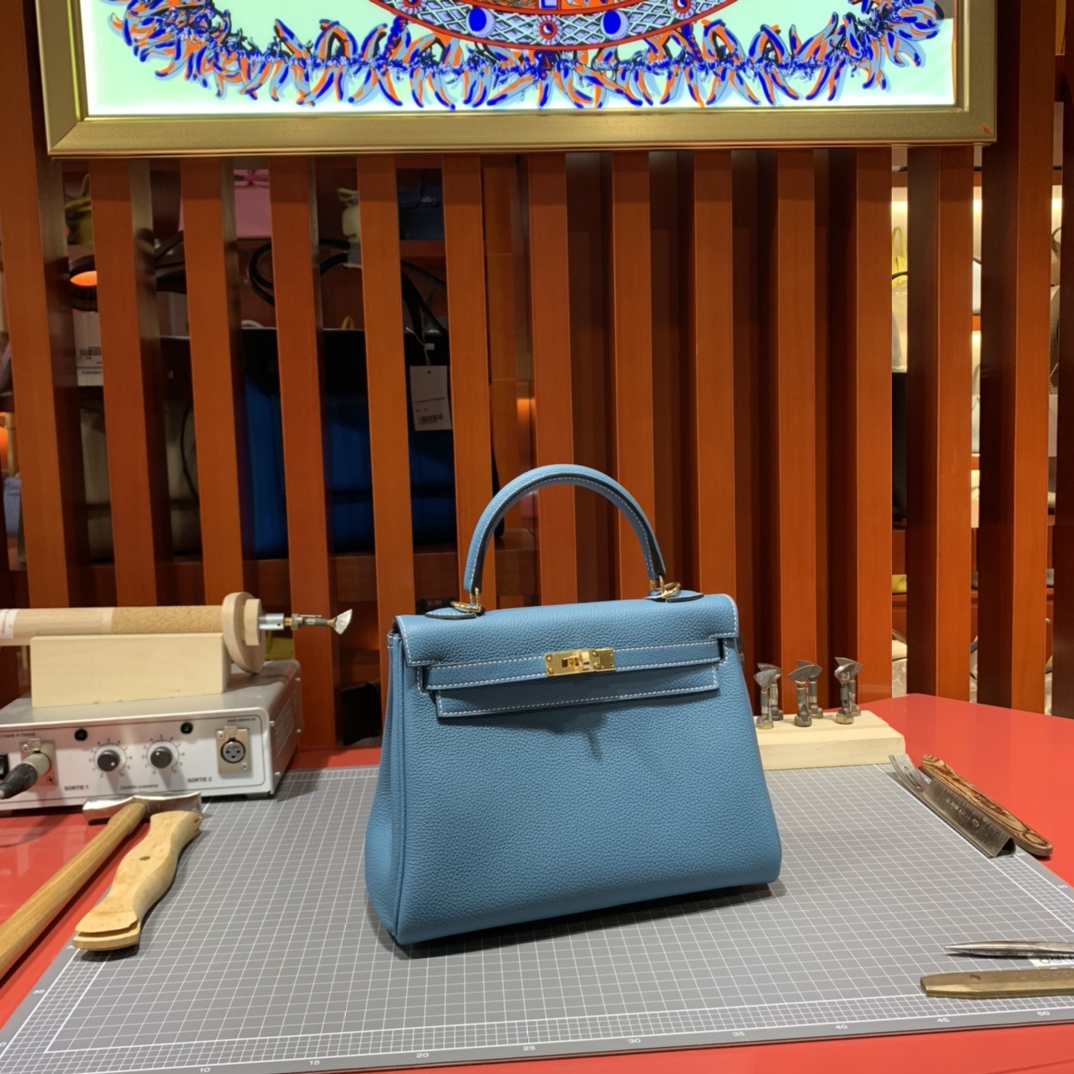 现货 爱马仕凯莉包批发 Hermes Kelly25cm 75牛仔蓝Togo皮 金扣