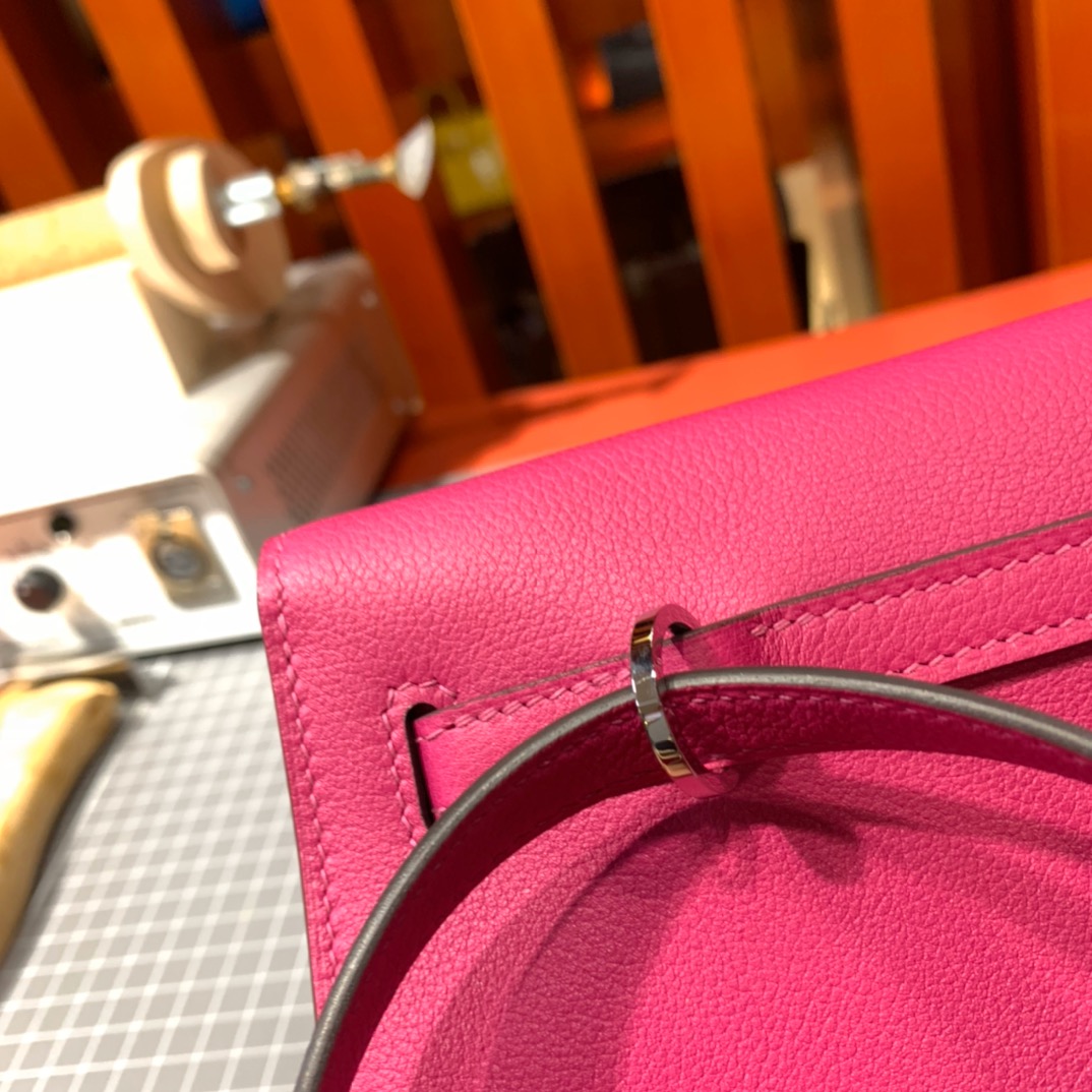 爱马仕女包价格 Hermes Kelly Danse L3玫瑰紫进口Evercolor皮背包